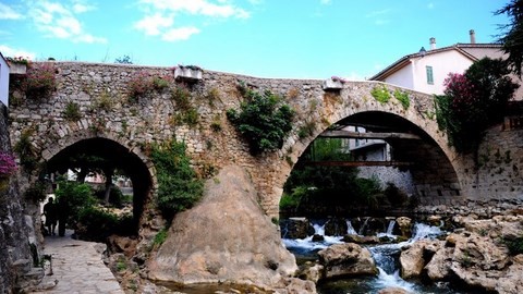 Pont de la grotte aux Arcs s/Argens